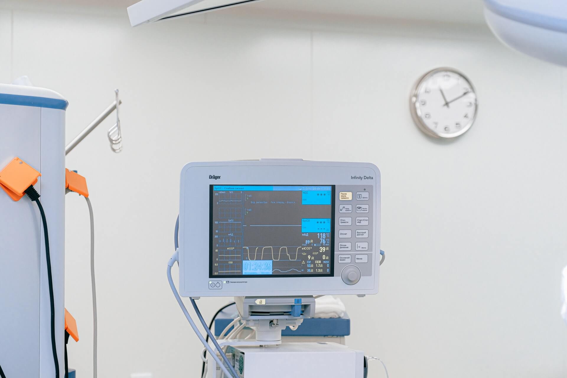 Device use for remote patient monitoring. Step into the future of primary care with Side Health.